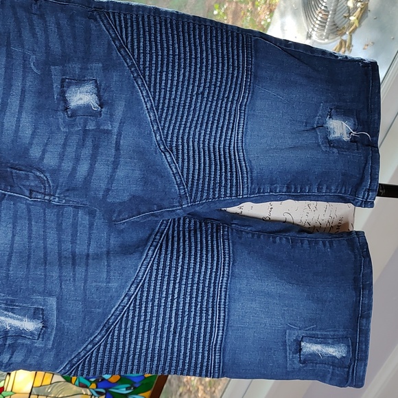 Denim Gold Bermuda Shorts Factory Distressing SZ: 12 - Picture 4 of 9